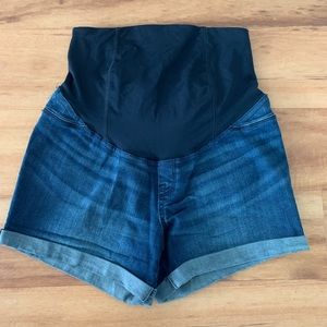 Isabel maternity shorts size 6 NWOT